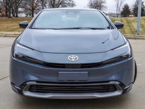 Used 2024 Toyota Prius Limited w/ Limited Premium Package image 23