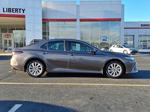 Used 2024 Toyota Camry LE image 7