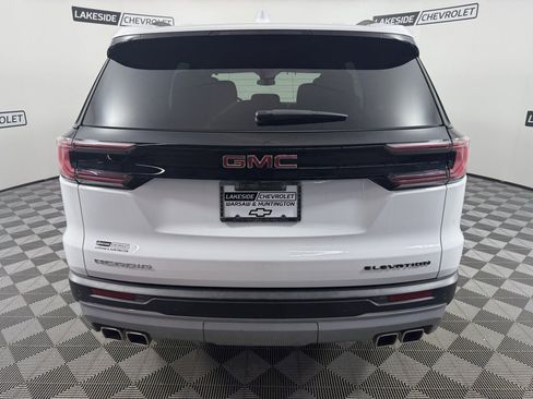 Used 2025 GMC Acadia Elevation image 5