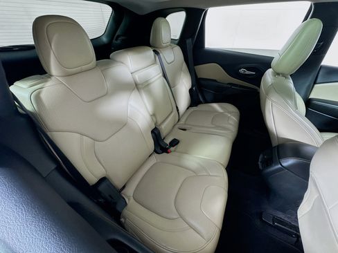 Used 2016 Jeep Cherokee Limited w/ Luxury Group image 27