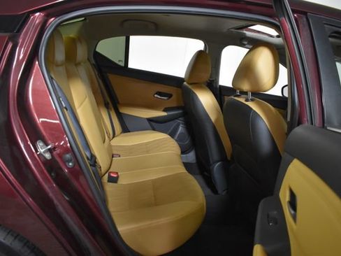 Used 2023 Nissan Sentra SV w/ SV Premium Package FWD image 31