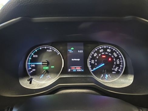 Used 2022 Toyota RAV4 XLE Premium image 23