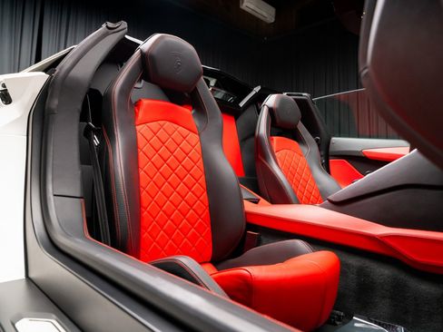 Used 2015 Lamborghini Aventador LP 700-4 image 5