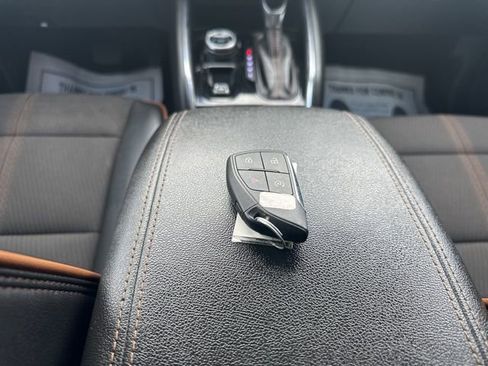 Used 2023 GMC Canyon AT4 image 23