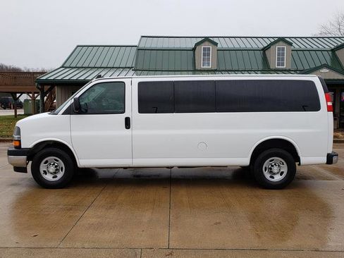 Used 2017 Chevrolet Express 3500 LT w/ LT Preferred Equipment Group image 2