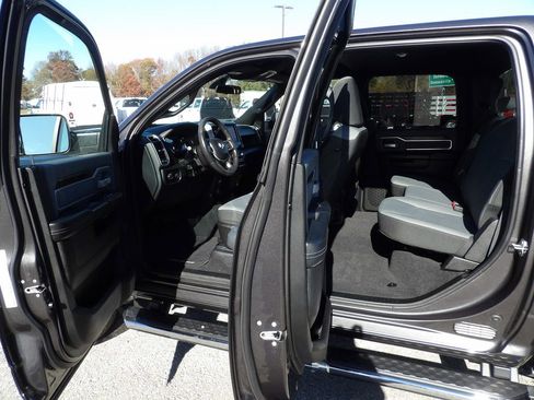 Used 2022 RAM 3500 Big Horn image 9