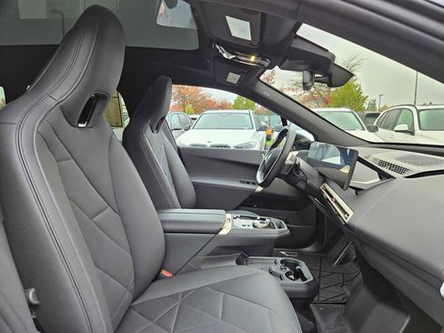 Used 2025 BMW iX xDrive50 image 11