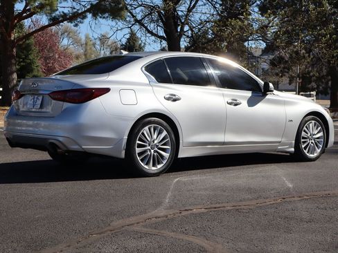 Used 2018 INFINITI Q50 Luxe w/ Essential Package (3.0T Luxe) image 5