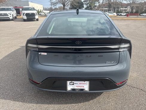Used 2025 Toyota Prius Plug-In Hybrid image 4