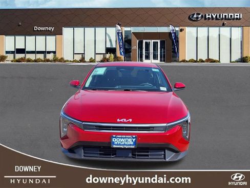 Used 2025 Kia K4 FWD image 2