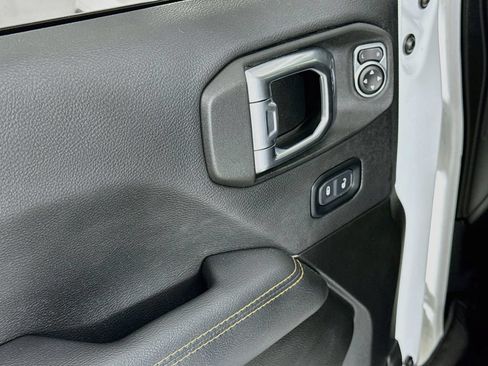 Used 2023 Jeep Wrangler Unlimited Sahara AWD/4WD image 21