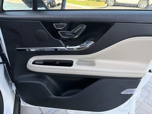 New 2026 Lincoln Corsair Premiere FWD image 15