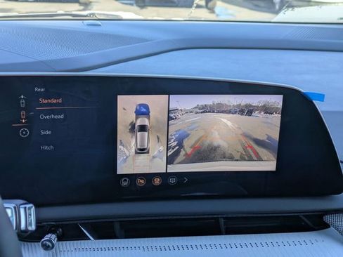 New 2026 Cadillac Optiq Luxury 1 image 21