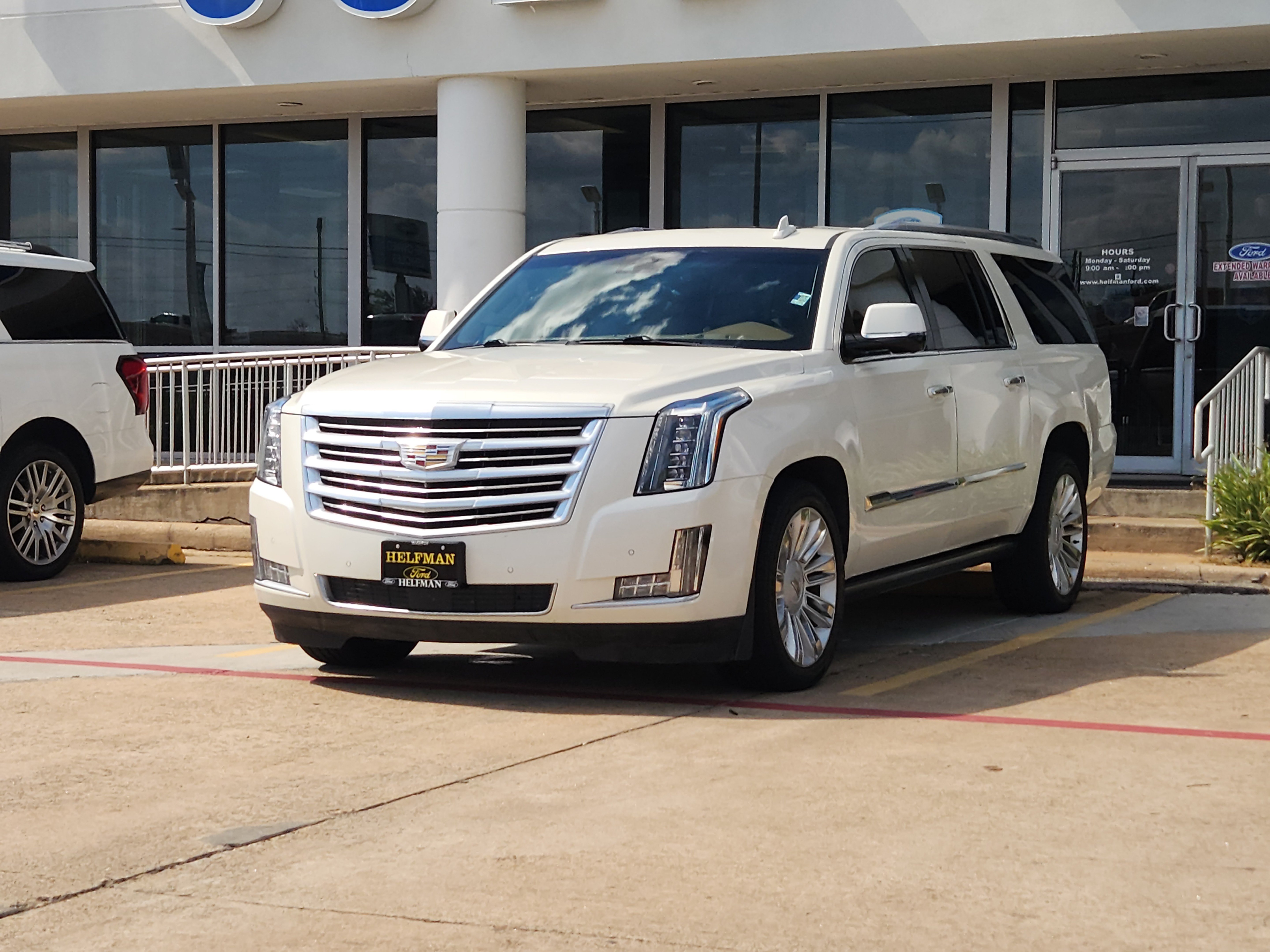 Used 2015 Cadillac Escalade ESV Platinum AWD/4WD image 2