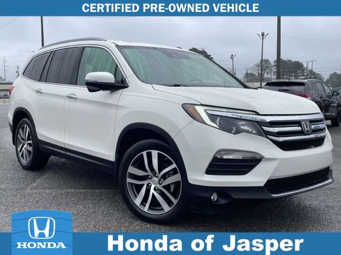 Used 2018 Honda Pilot Touring image 1