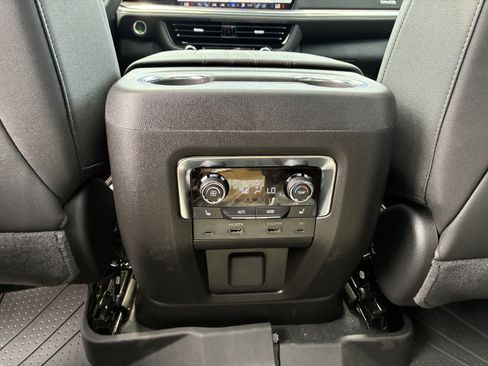 New 2026 Chevrolet Tahoe High Country AWD/4WD image 18