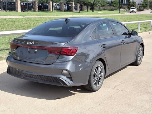 Used 2023 Kia Forte LXS FWD image 4