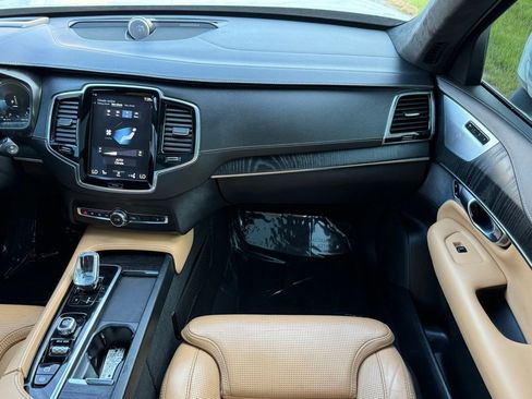 Used 2021 Volvo XC90 T8 Inscription w/ Protection Package Premier AWD/4WD image 27