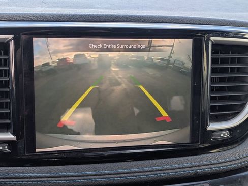 Used 2021 Chrysler Pacifica Touring-L image 23