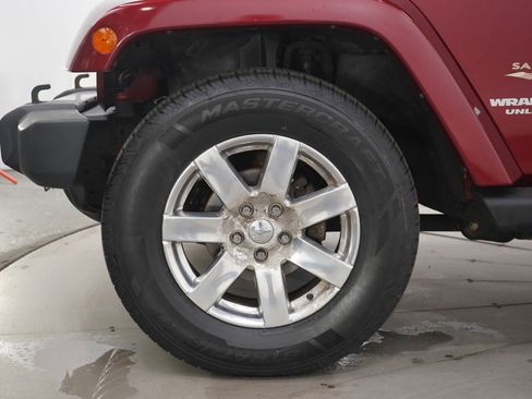 Used 2012 Jeep Wrangler Unlimited Sahara w/ Connectivity Group image 28