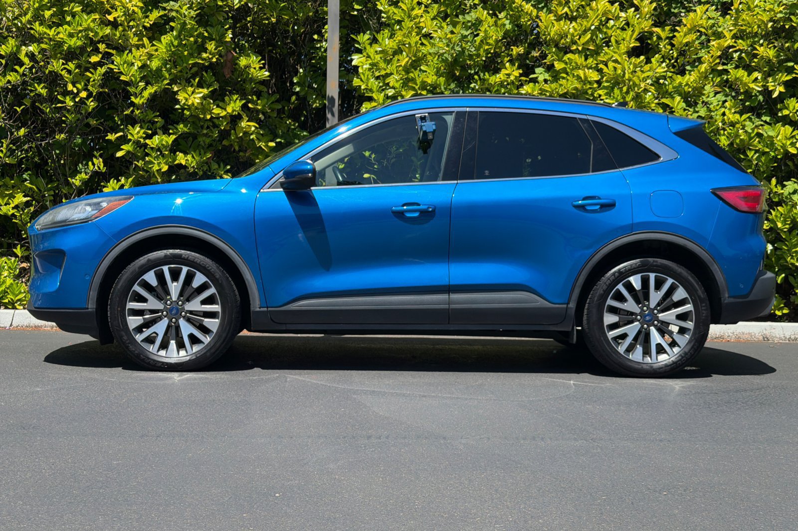Used 2020 Ford Escape Titanium AWD/4WD image 6