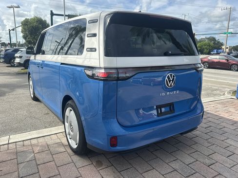 New 2025 Volkswagen ID. Buzz 1st Edition image 6