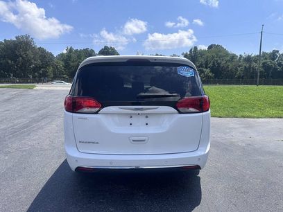 Used 2018 Chrysler Pacifica Touring-L w/ Advanced Safetytec Group