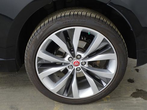 Used 2019 Jaguar F-PACE R-Sport image 44