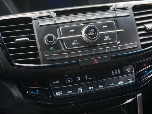 Used 2016 Honda Accord Sport image 17