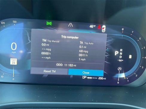 Certified 2025 Volvo XC40 B5 Core image 25