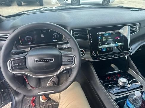 Used 2024 Jeep Wagoneer Series II w/ Convenience Group I AWD/4WD image 20