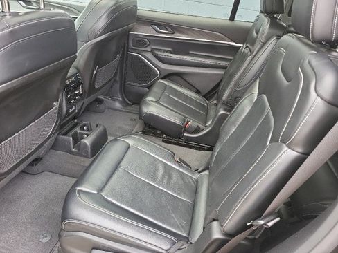 Used 2021 Jeep Grand Cherokee L Limited AWD/4WD image 9