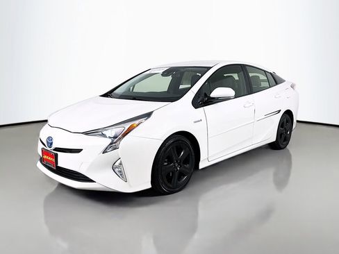 Certified 2016 Toyota Prius Three Touring image 3