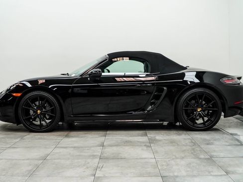 Used 2021 Porsche 718 Boxster image 9