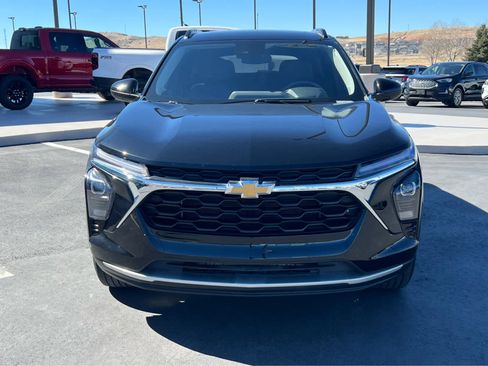 Used 2024 Chevrolet Trax LT w/ Driver Confidence Package image 3