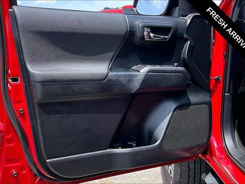 Used 2019 Toyota Tacoma TRD Off-Road AWD/4WD image 20