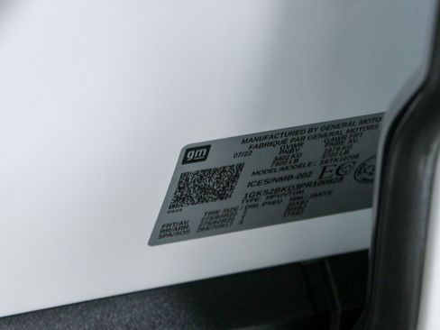 Used 2023 GMC Yukon SLT AWD/4WD image 38