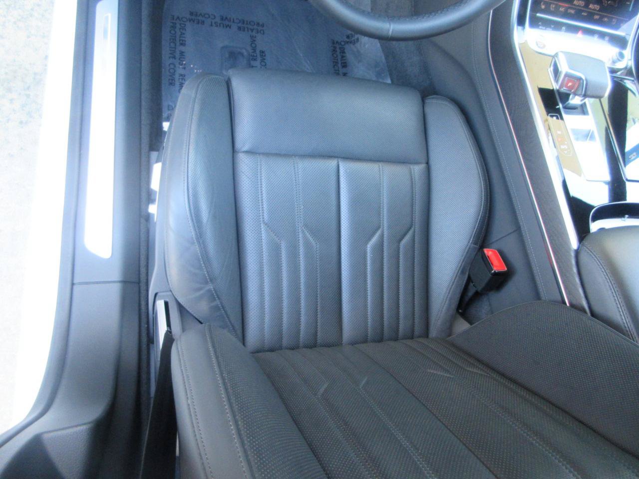 Used 2025 Audi A8 L 3.0T w/ EXECUTIVE PACKAGE w/ Executive Package AWD/4WD image 13