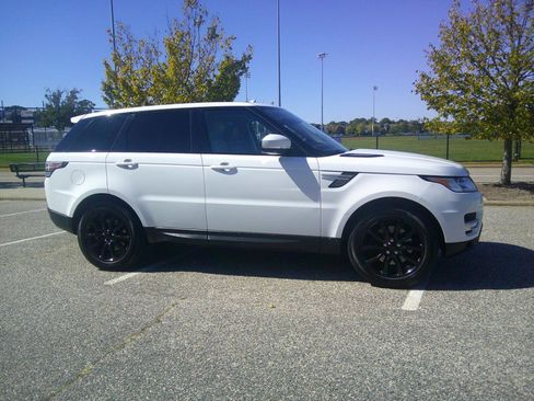 Used 2016 Land Rover Range Rover Sport HSE image 16