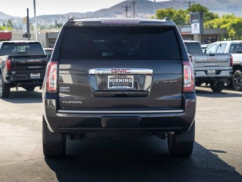 Used 2018 GMC Yukon Denali w/ Denali Ultimate Package AWD/4WD image 4