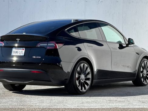Used 2023 Tesla Model Y Performance AWD/4WD image 3
