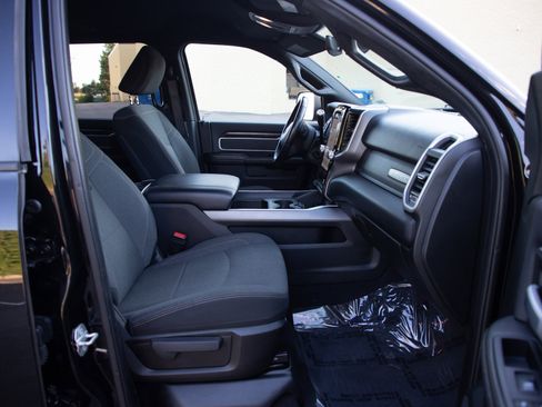 Used 2022 RAM 3500 Big Horn w/ Night Edition AWD/4WD image 14