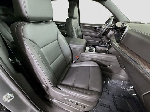 Used 2025 Chevrolet Tahoe LT w/ Comfort Package image 30