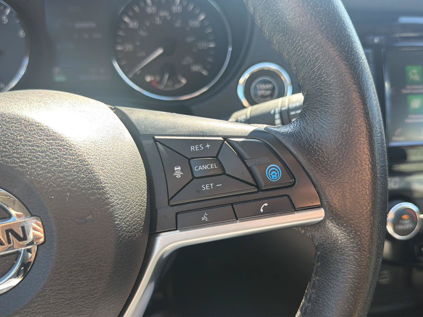 Used 2020 Nissan Rogue SL w/ Premium Package AWD/4WD image 23
