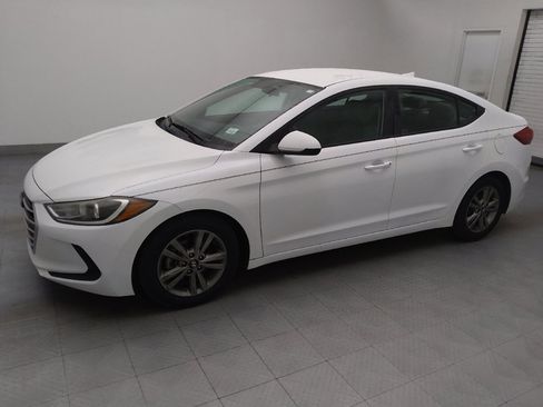 Used 2017 Hyundai Elantra SE image 2