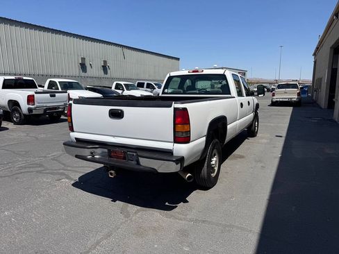Used 2006 GMC Sierra 2500 W/T w/ Heavy-Duty Power Package RWD image 7