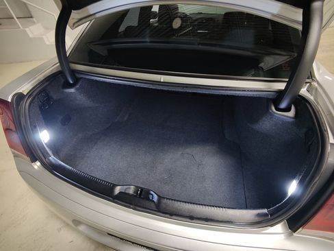 Used 2019 Chrysler 300 S w/ S Model Appearance Package RWD image 8