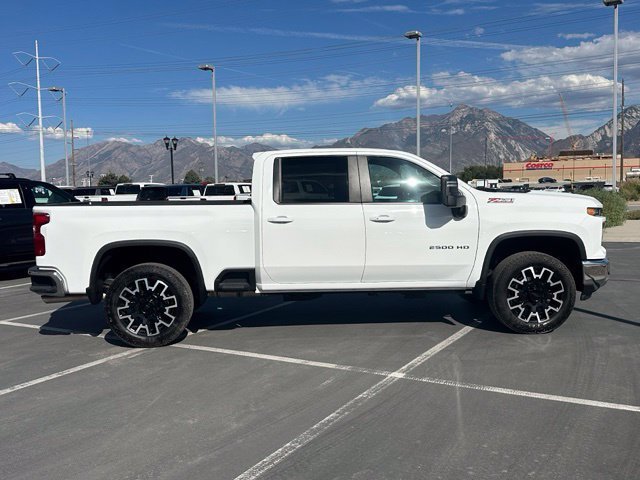 Used 2025 Chevrolet Silverado 2500 LT w/ Convenience Package AWD/4WD image 8