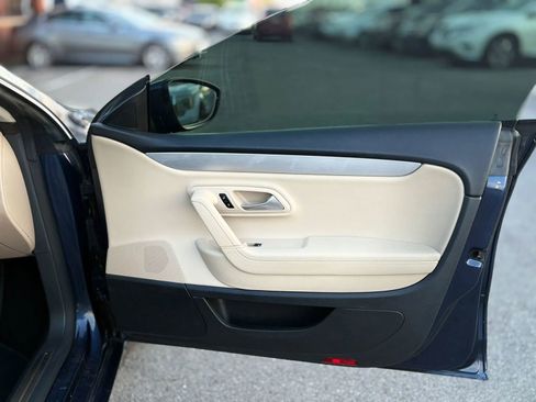 Used 2015 Volkswagen CC Sport image 14