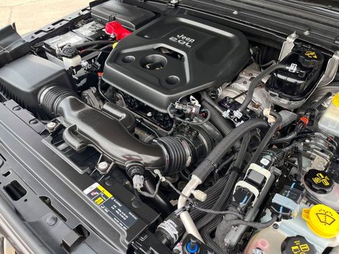 Used 2018 Jeep Wrangler Unlimited Sport S image 31